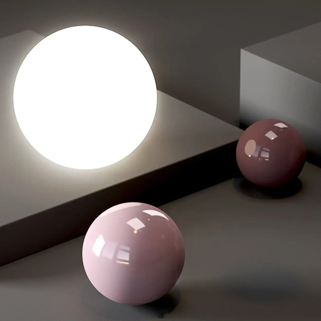 Suspension moderne en métal blanc et plastique avec globe lumineux