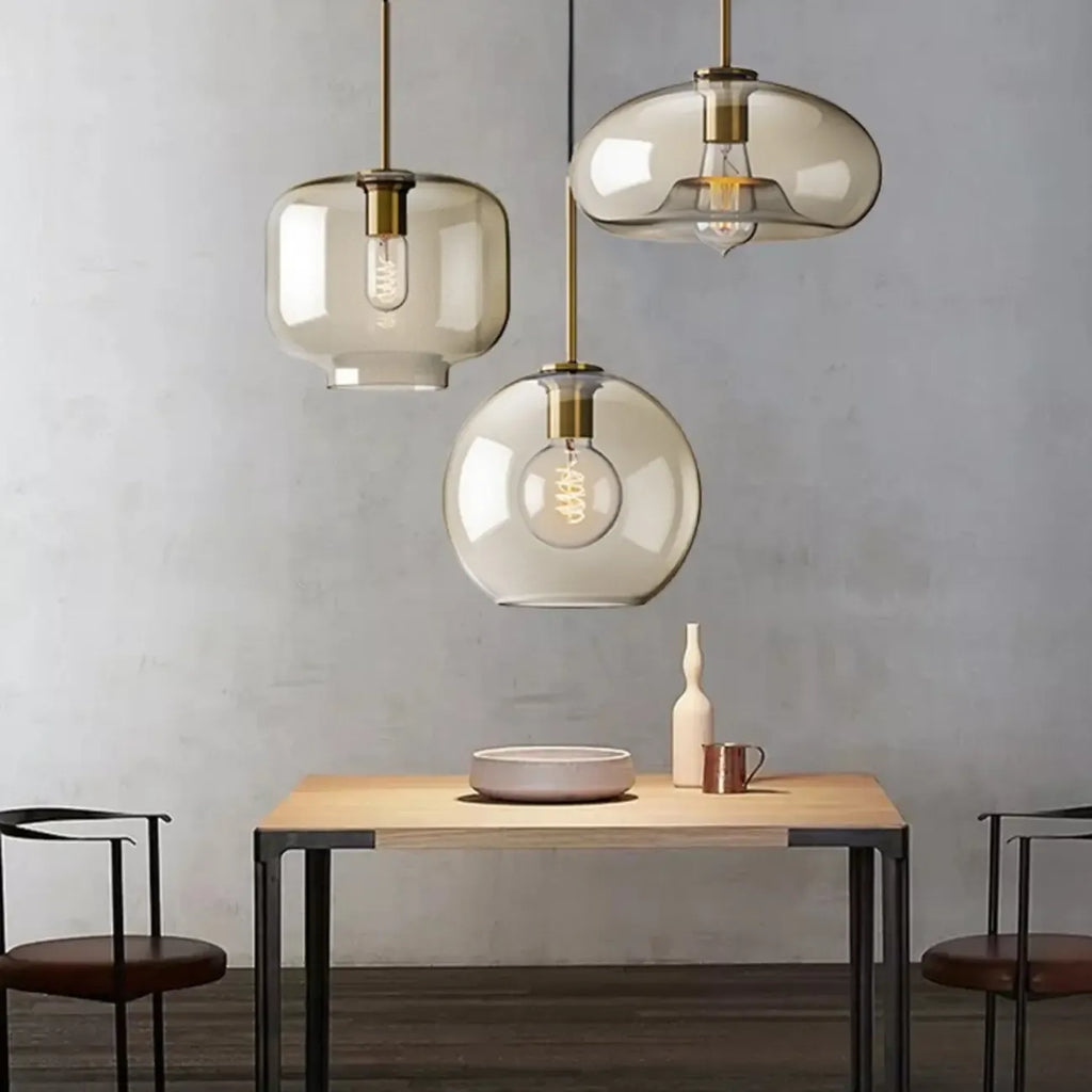 Suspension globe cognac en verre et métal, style minimaliste