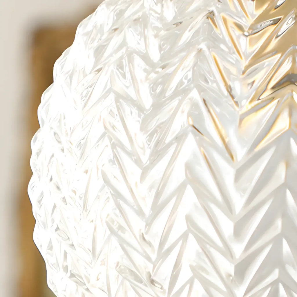 Suspension moderne en verre sculpté doré