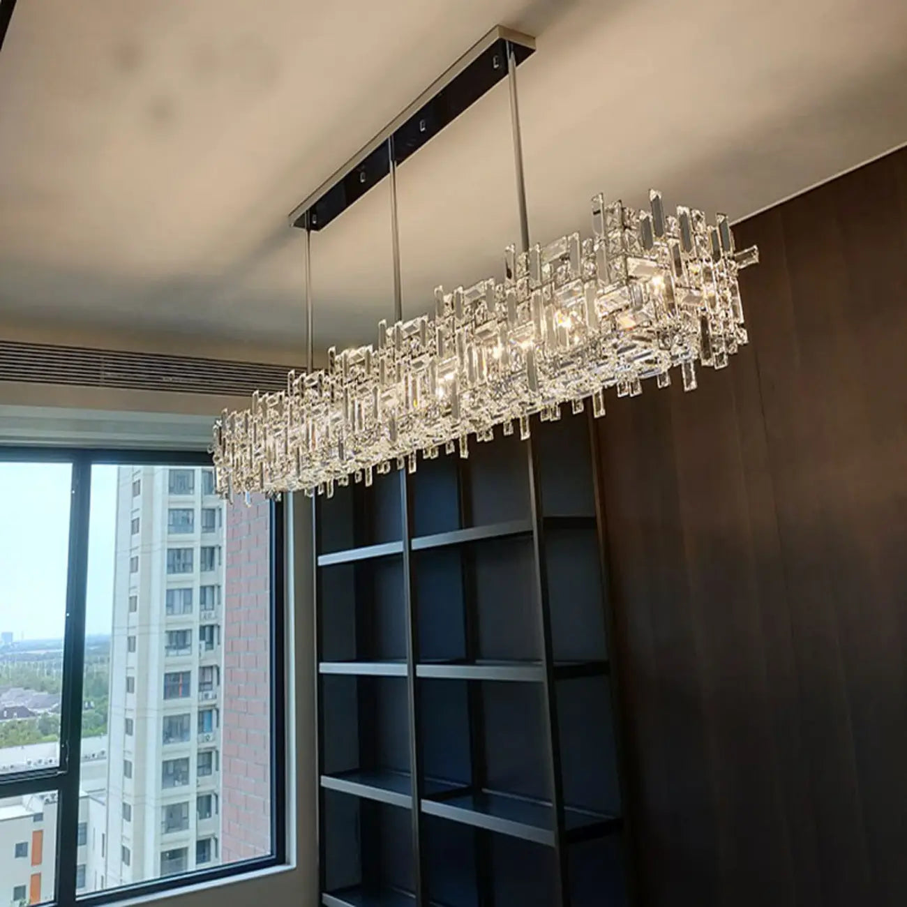 Suspension LED moderne en cristal pour îlot de cuisine, avec variateur à 3 niveaux d'intensité.