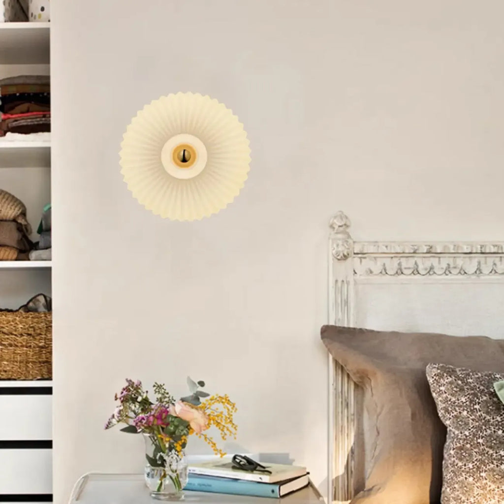 Applique murale moderne en verre doré à motif ondulé