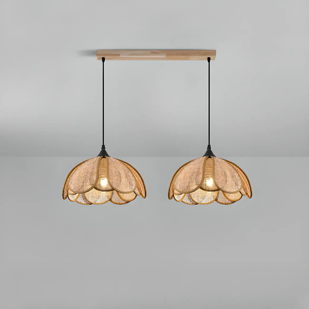 Suspension rustique en rotin à motif floral en forme de dôme