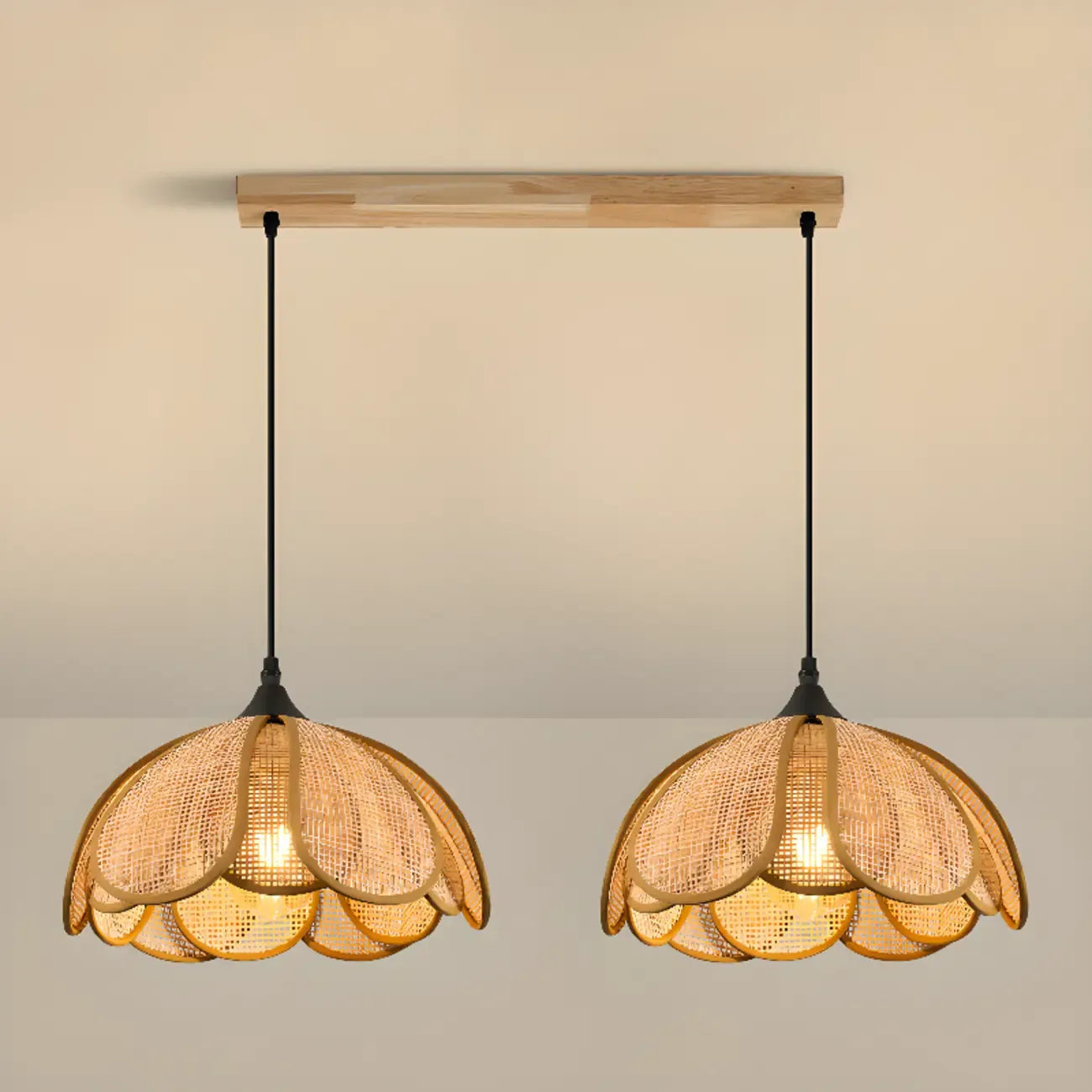 Suspension rustique en rotin à motif floral en forme de dôme