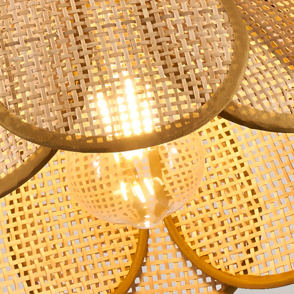 Suspension rustique en rotin à motif floral en forme de dôme
