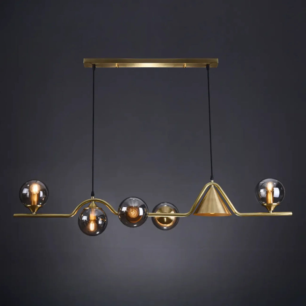 Salle à manger moderne avec suspension LED en laiton et verre pour îlot central