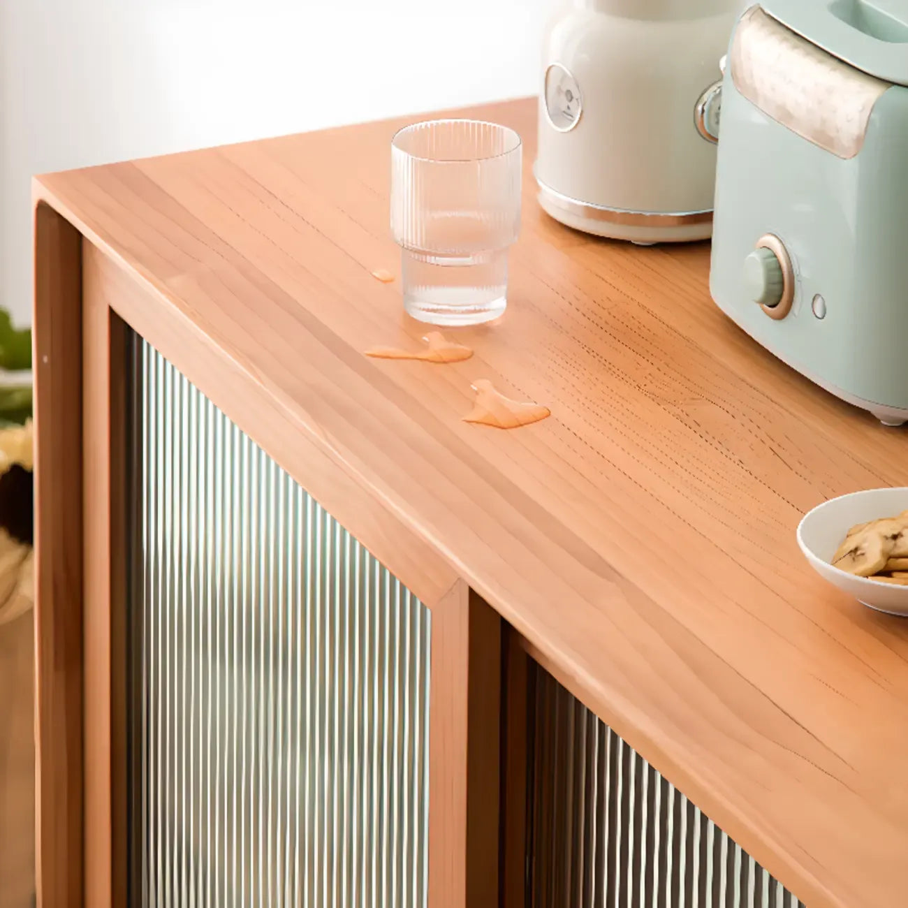 Buffet à trois tiroirs et portes coulissantes en bois naturel