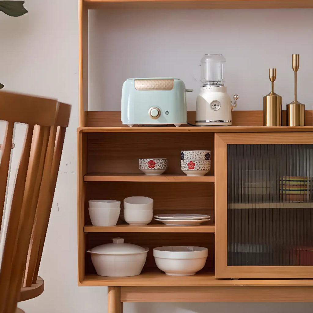 Buffet à trois tiroirs et portes coulissantes en bois naturel