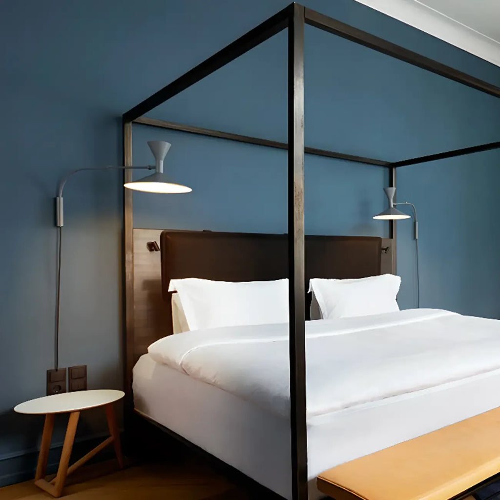 Applique murale moderne et minimaliste à bras articulé avec angle réglable