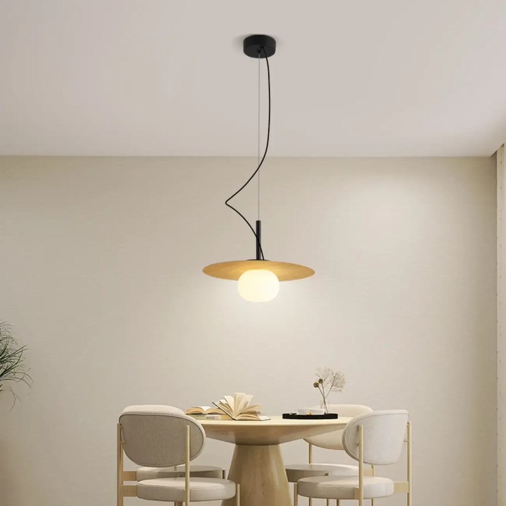 Suspension élégante et moderne en résine blanche pour îlot de salle à manger