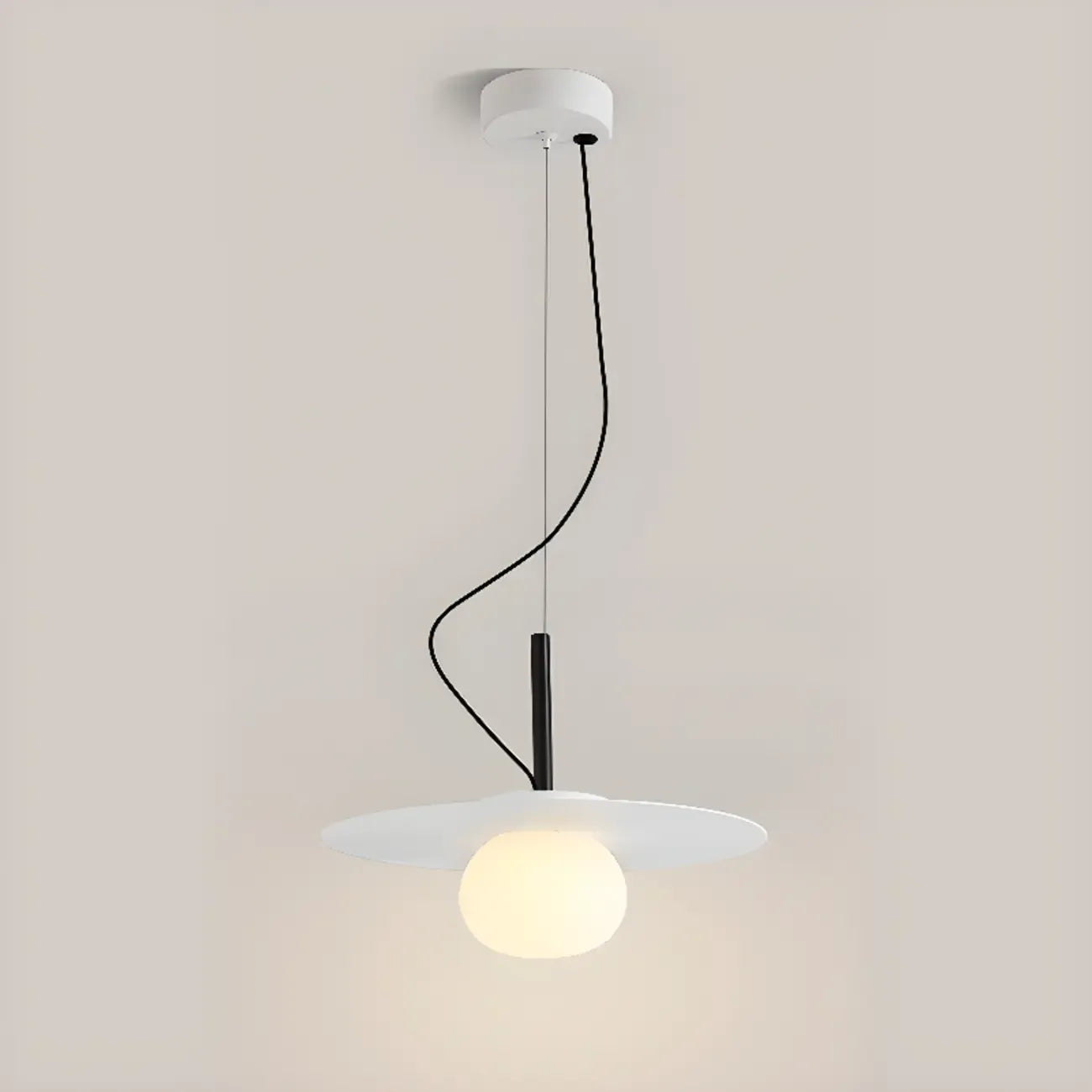 Suspension élégante et moderne en résine blanche pour îlot de salle à manger