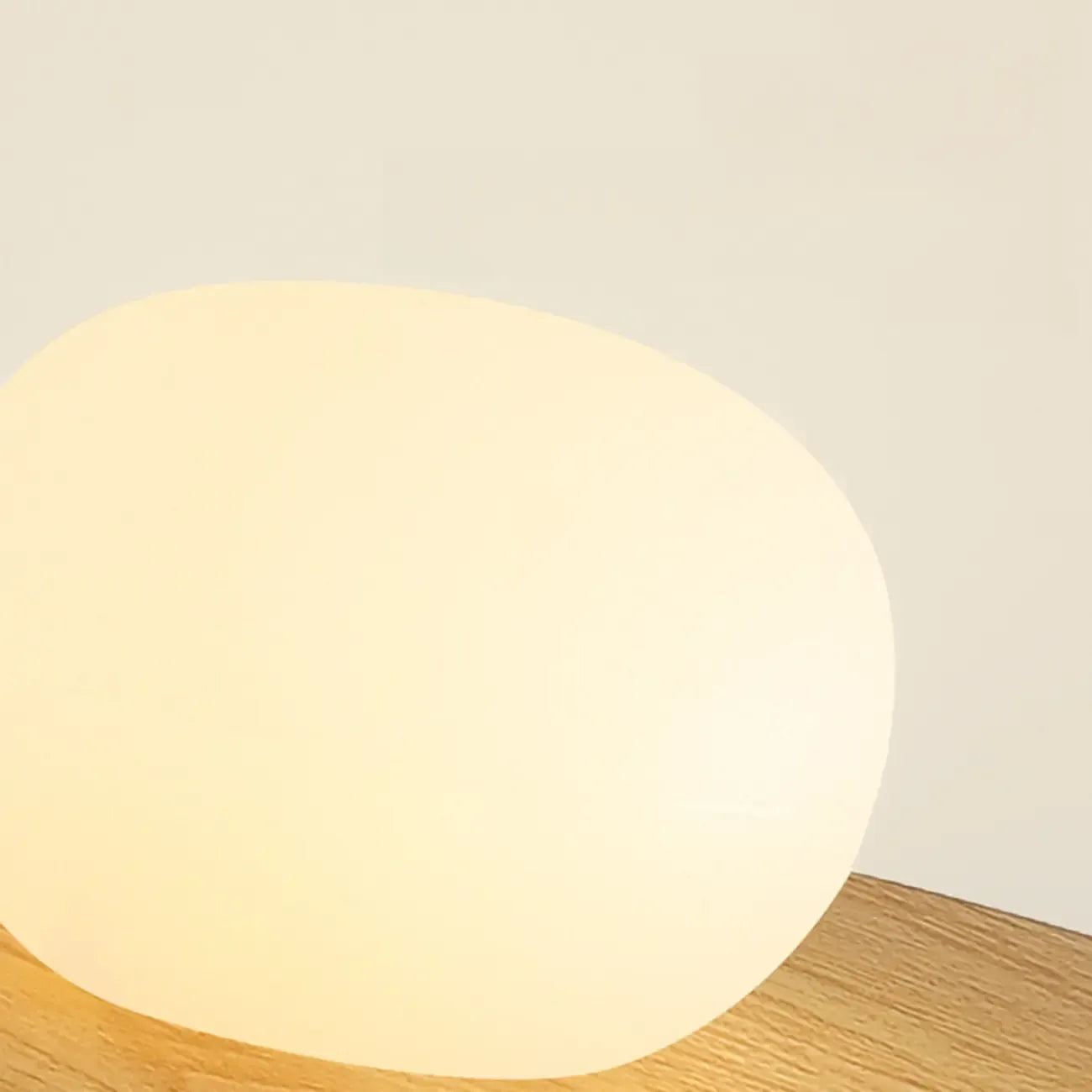 Suspension élégante et moderne en résine blanche pour îlot de salle à manger