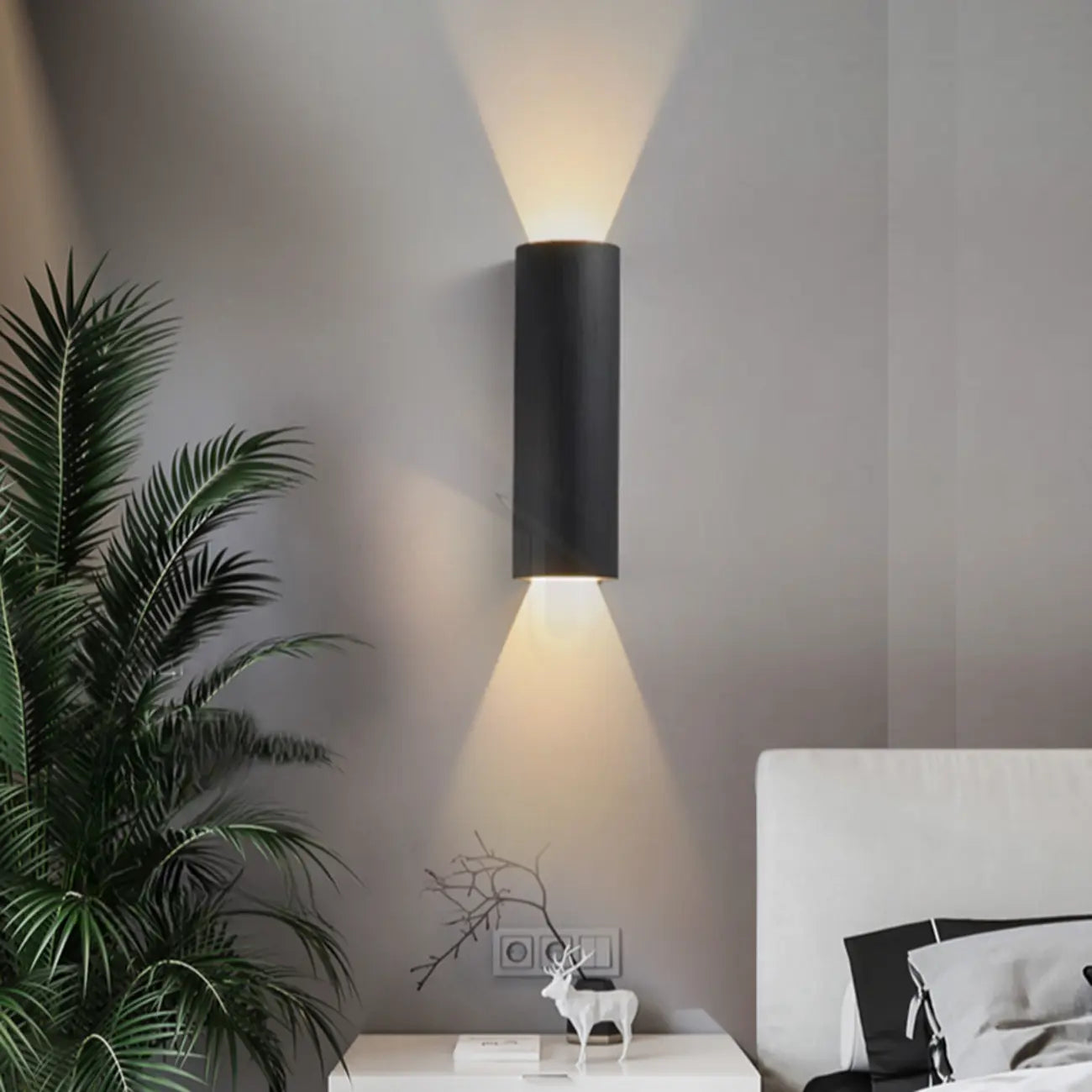 Applique murale cylindrique miniature en métal, éclairage LED chaud, orientable vers le haut ou vers le bas