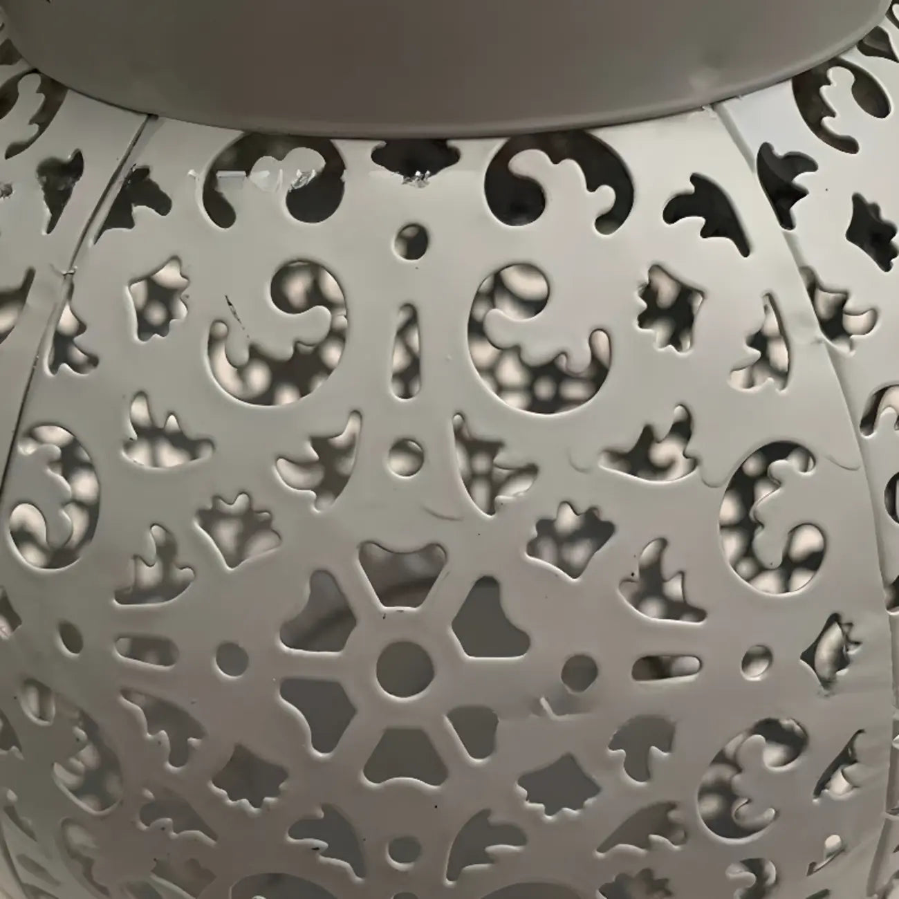 Lampes de poteau extérieures creuses en métal blanc