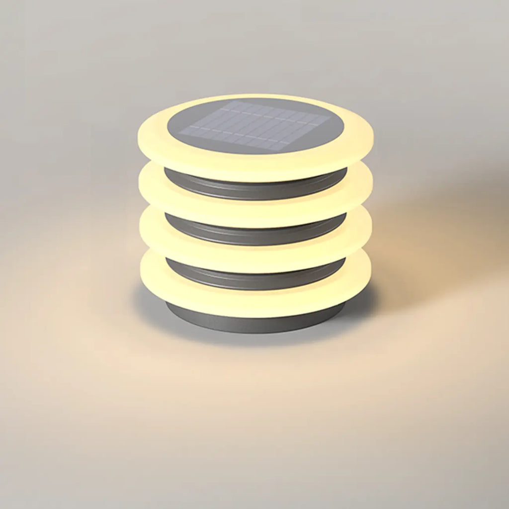 Lampadaires solaires cylindriques modernes à 4 couches pour l'extérieur