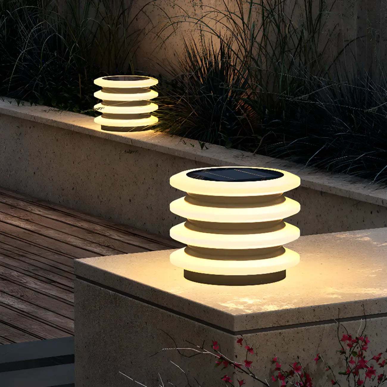 Lampadaires solaires cylindriques modernes à 4 couches pour l'extérieur