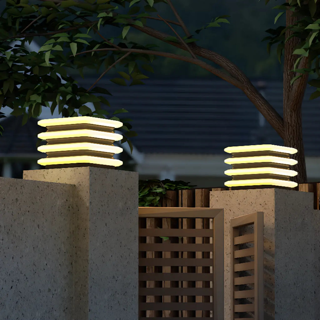 Lampadaires solaires cylindriques modernes à 4 couches pour l'extérieur