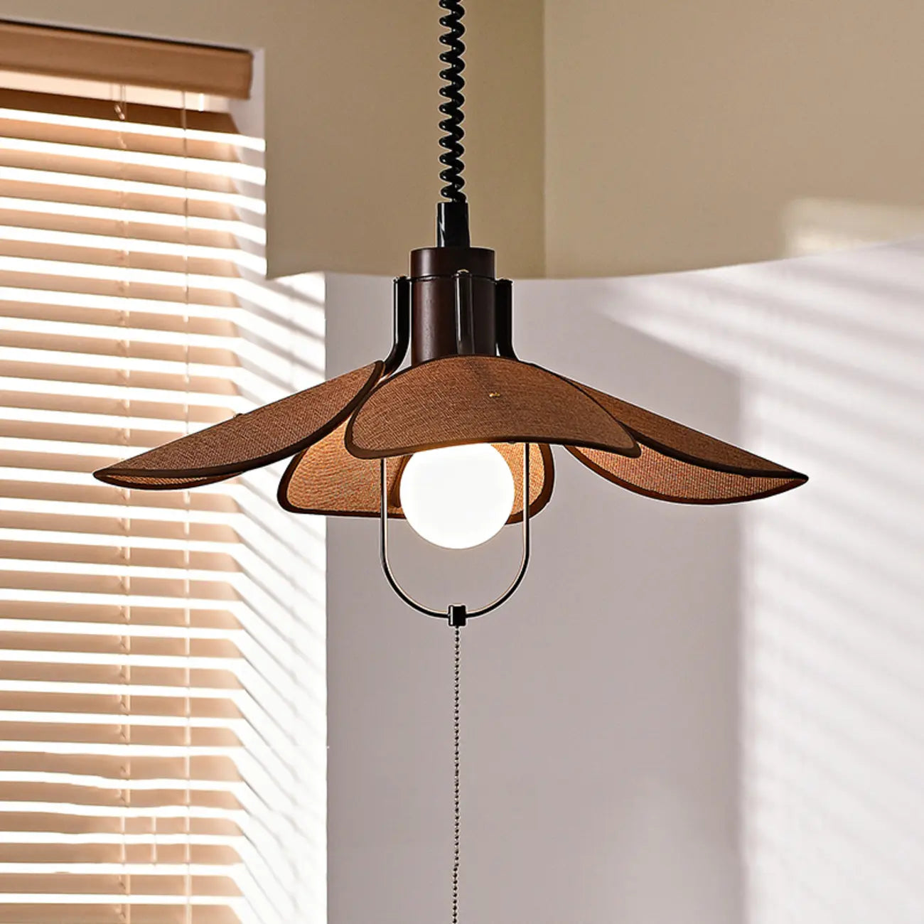 Suspension LED élégante en tissu marron Vintage Blossom