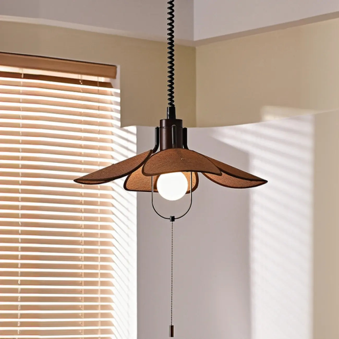 Suspension LED élégante en tissu marron Vintage Blossom