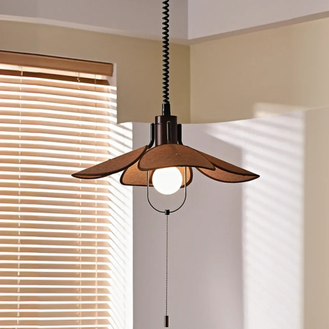 Suspension LED élégante en tissu marron Vintage Blossom