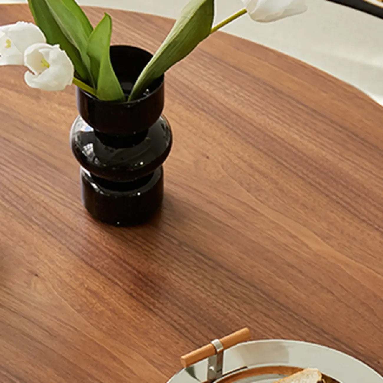 Table de salle à manger ronde décontractée en métal noir et bois