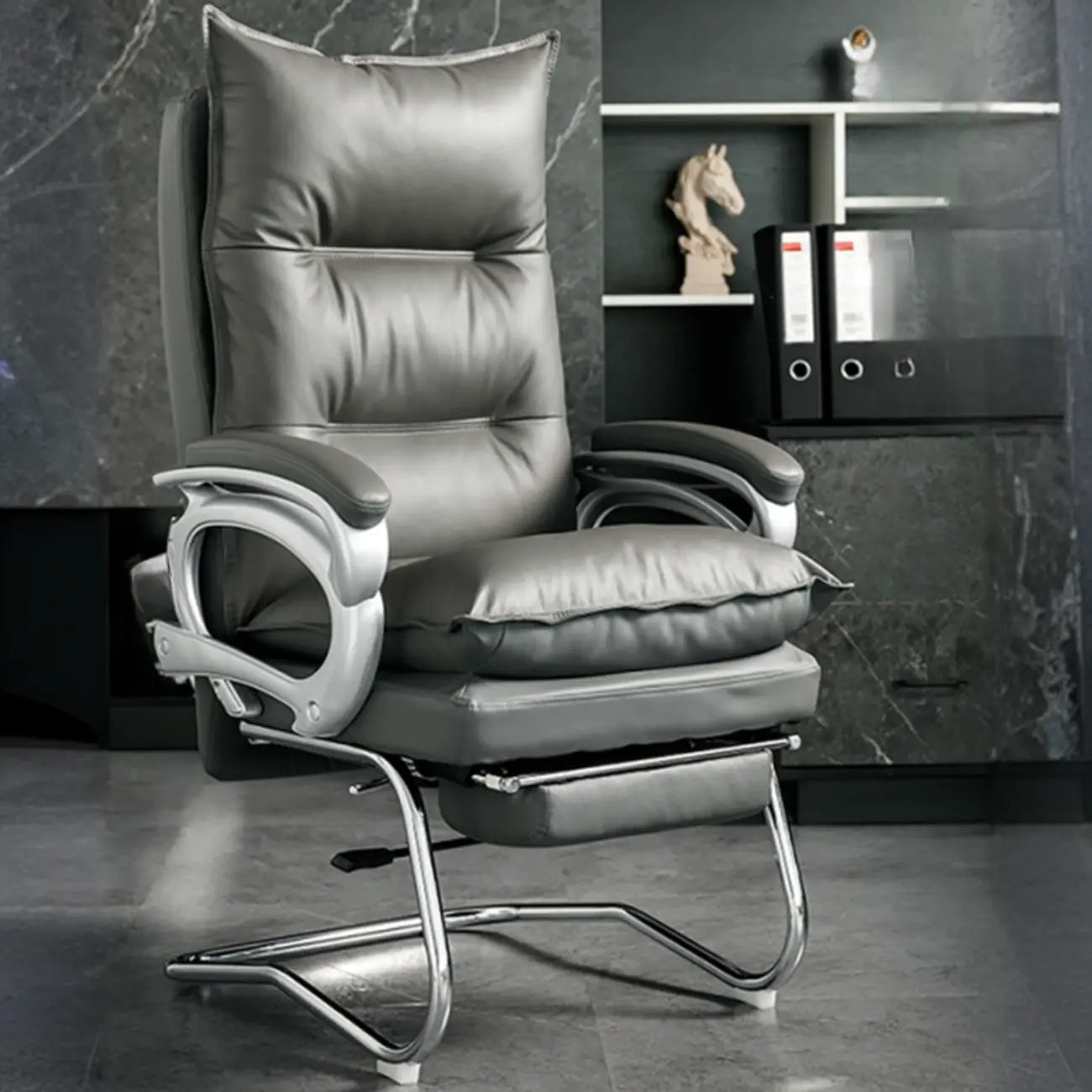 Fauteuil de bureau inclinable élégant en cuir marron