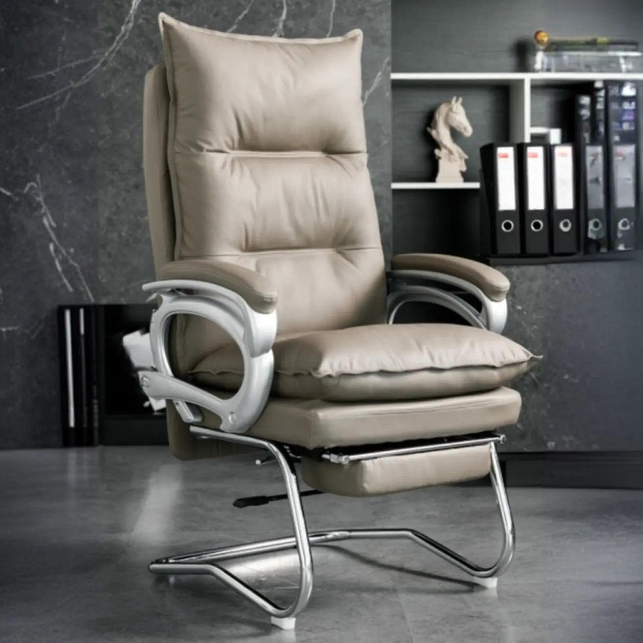 Fauteuil de bureau inclinable élégant en cuir marron