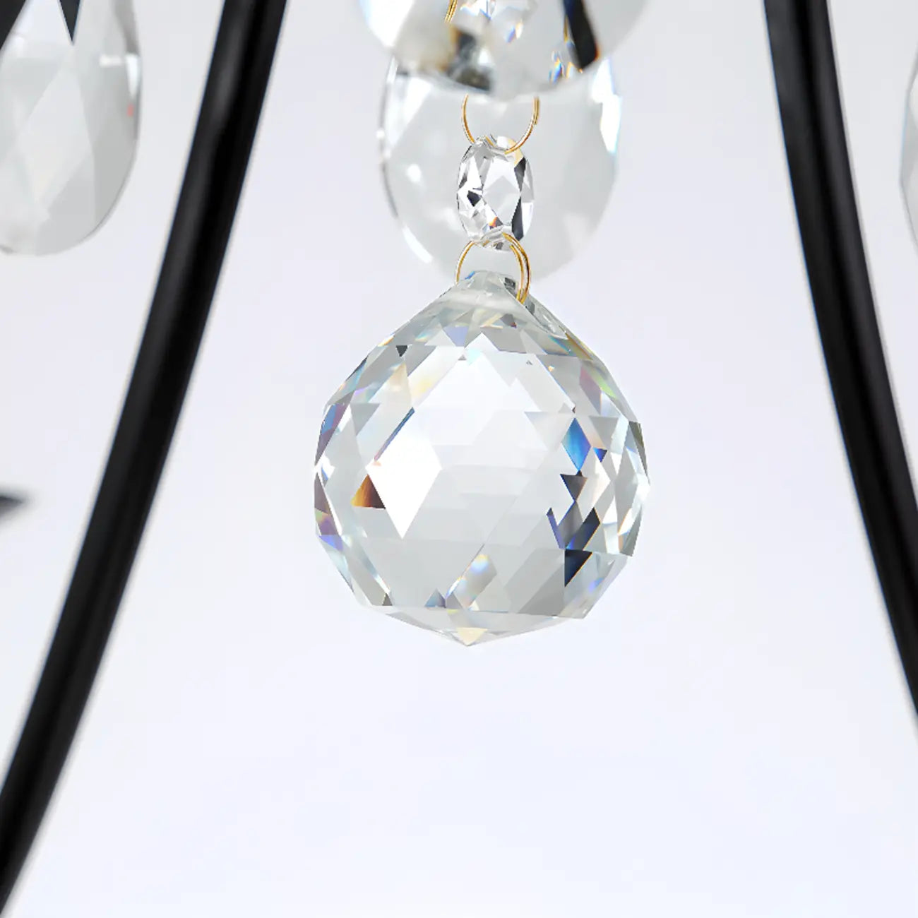 Lustre élégant en cristal doré courbé