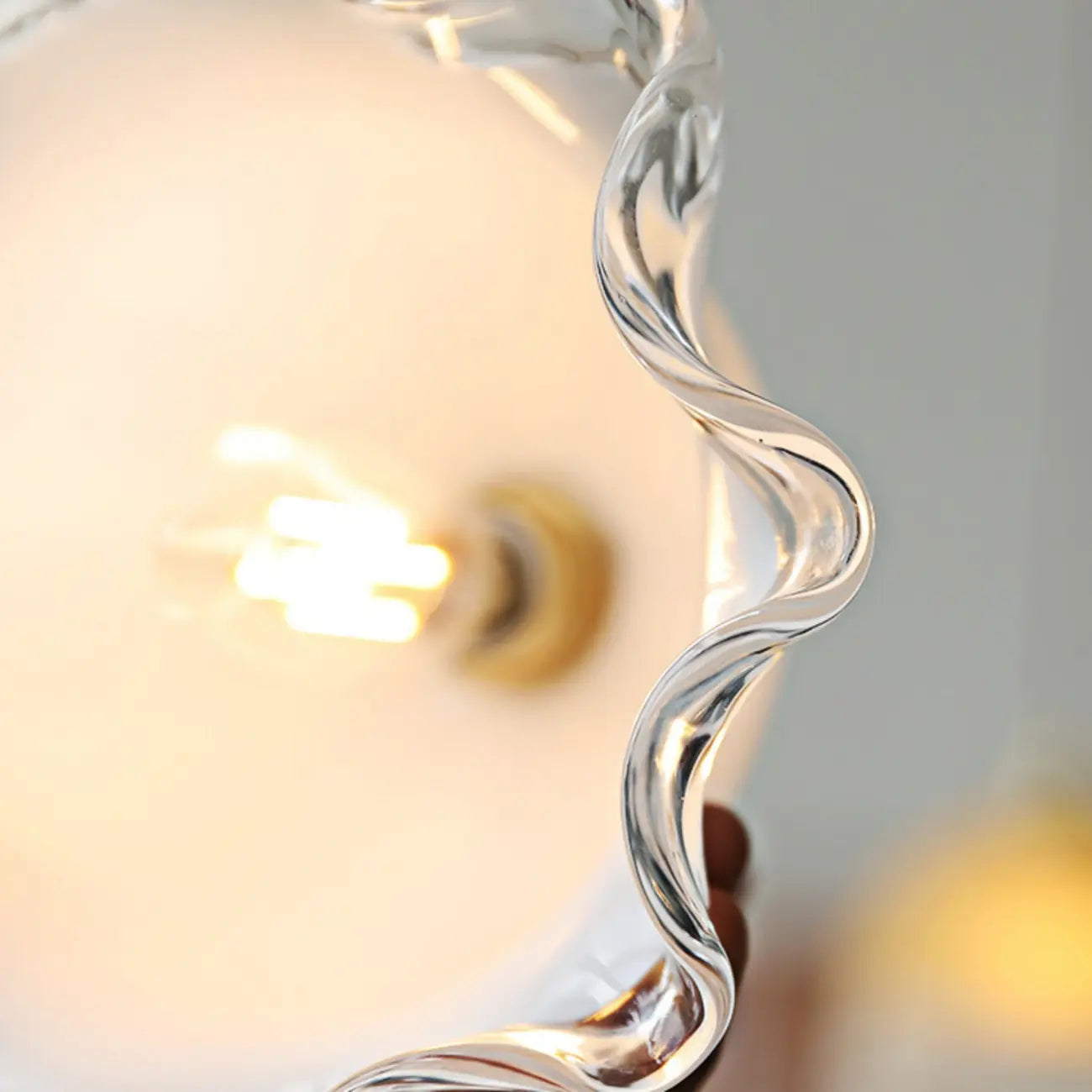 Suspension élégante en laiton blanc et verre à motif floral pour cuisine