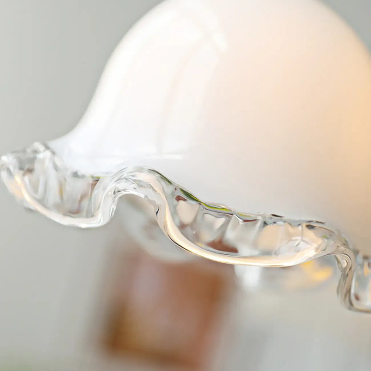 Suspension élégante en laiton blanc et verre à motif floral pour cuisine