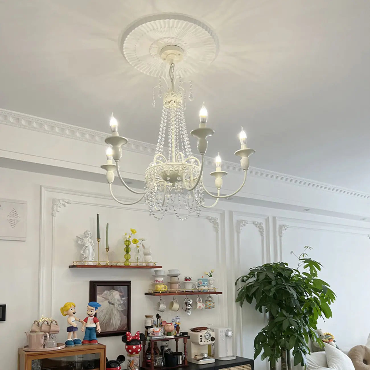 Lustre candélabre en métal blanc cristal et couronne