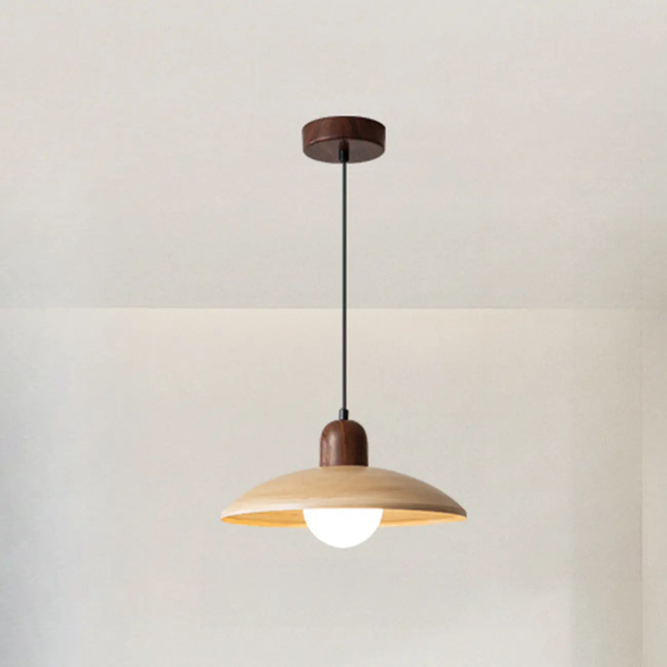 Suspension moderne en bois et verre pour îlot de cuisine