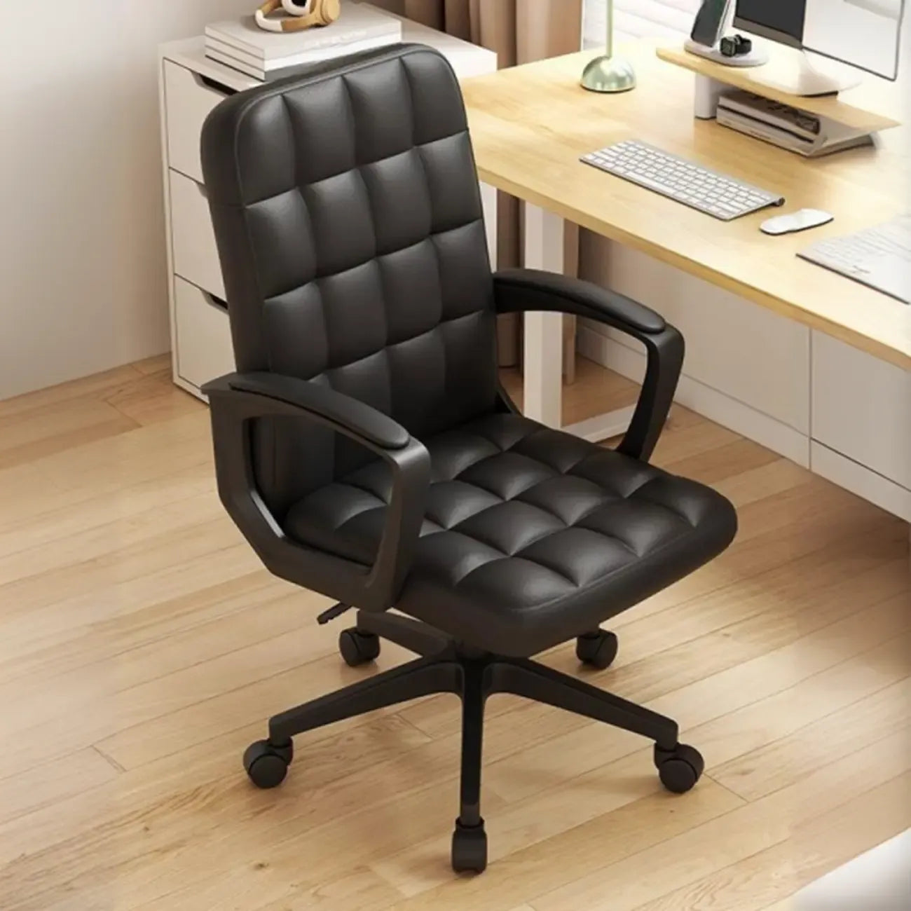 Chaise de bureau pivotante réglable moderne en similicuir noir