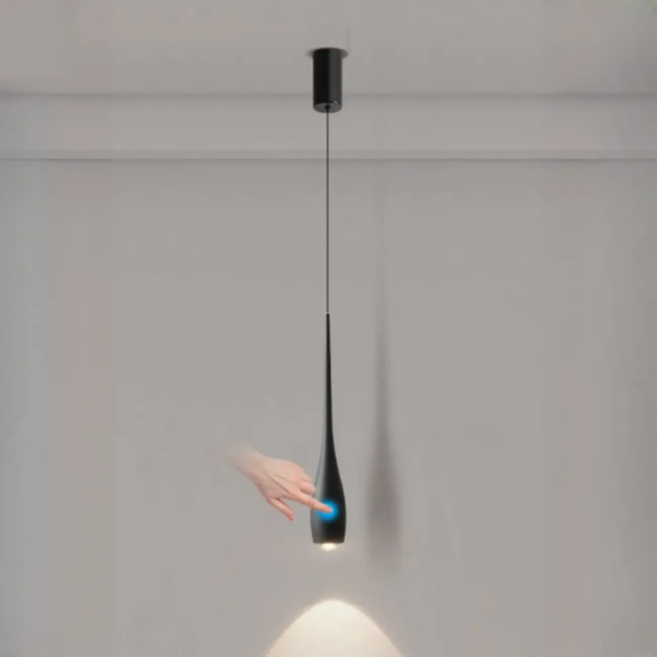 Suspension moderne à intensité variable en métal et acrylique au design épuré