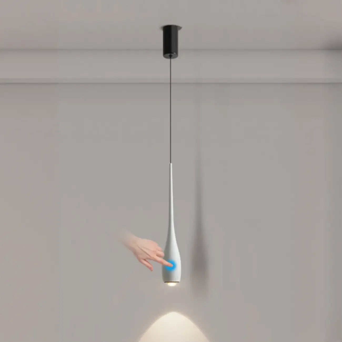 Suspension moderne à intensité variable en métal et acrylique au design épuré