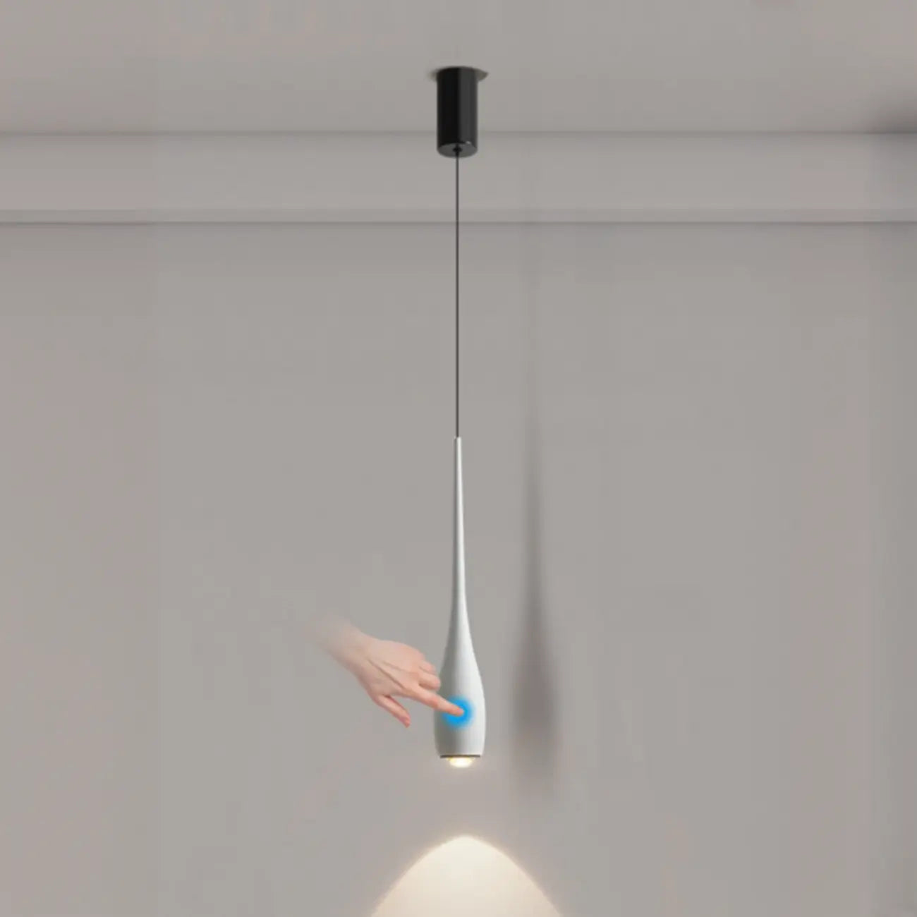 Suspension moderne à intensité variable en métal et acrylique au design épuré
