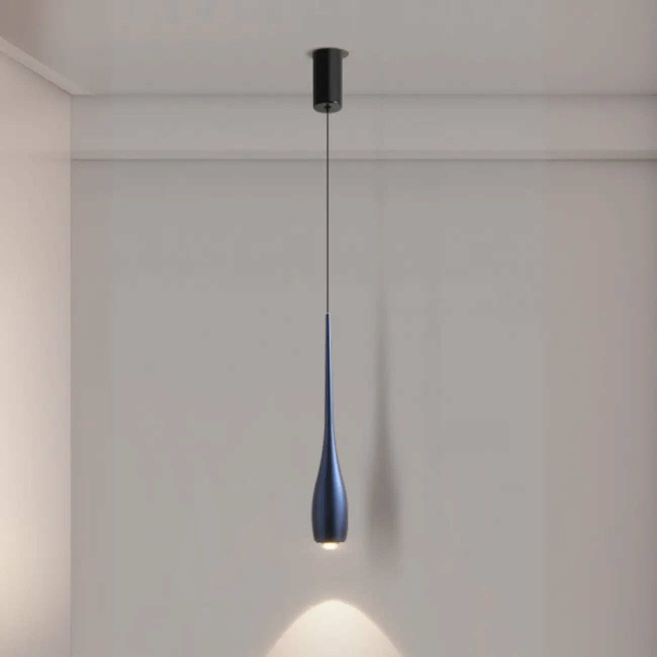 Suspension moderne à intensité variable en métal et acrylique au design épuré