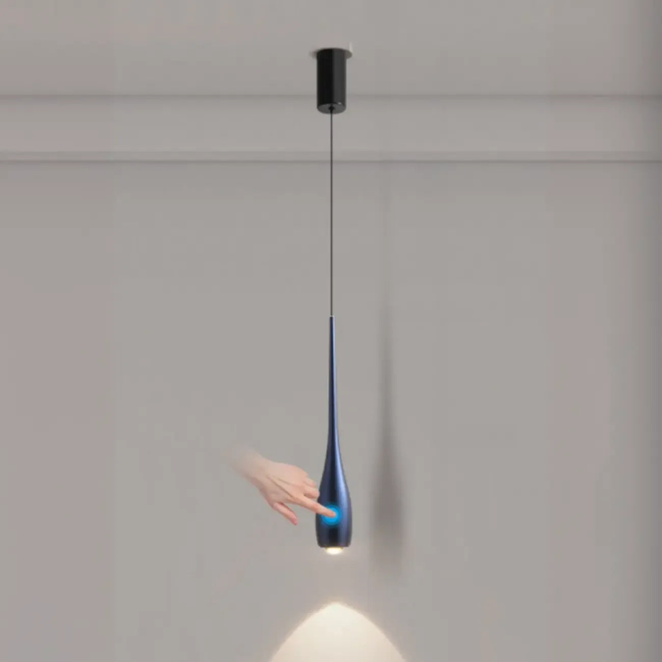 Suspension moderne à intensité variable en métal et acrylique au design épuré