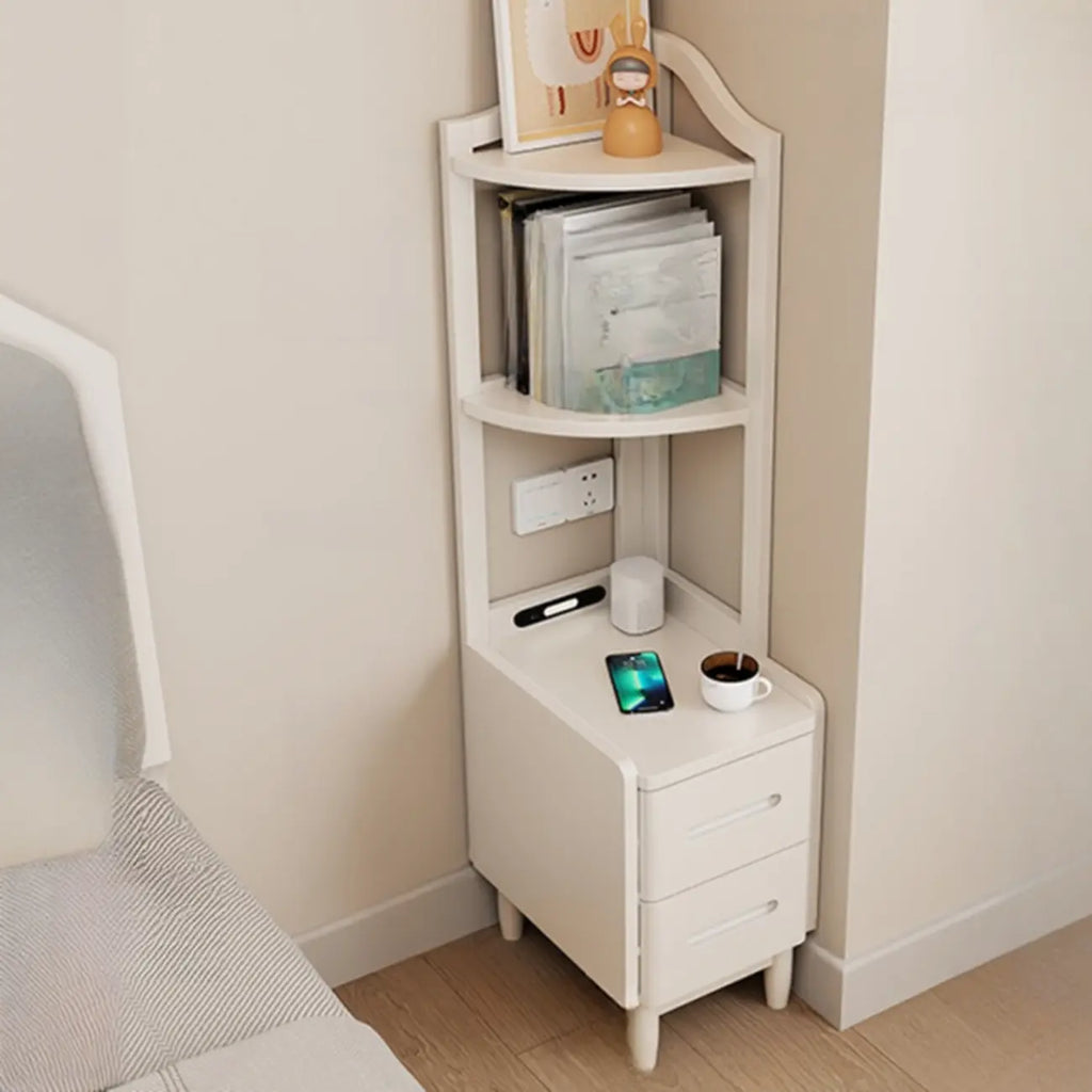 Table de chevet haute en bois avec tiroirs et rangement ouvert