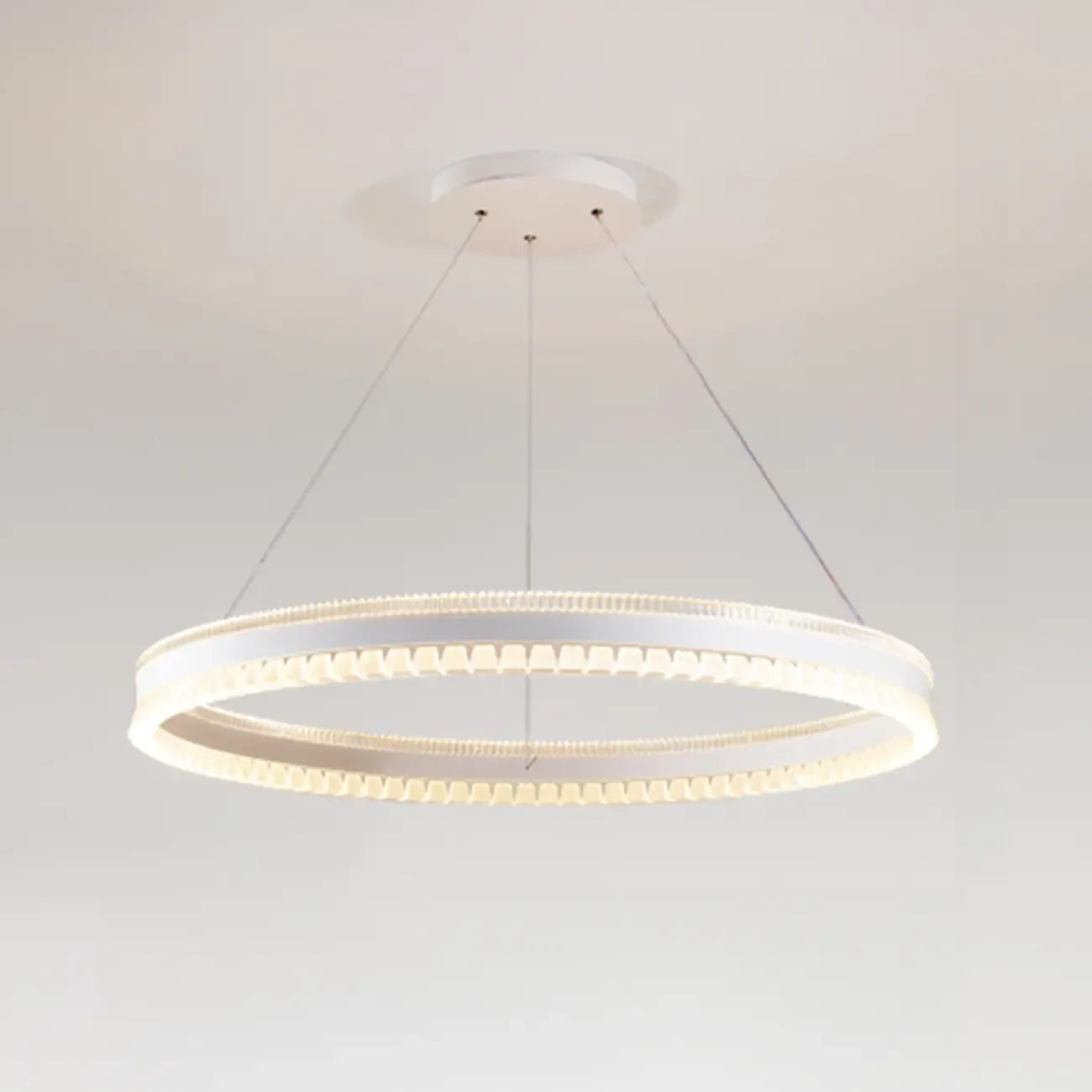 Lustre LED moderne et élégant à anneaux concentriques