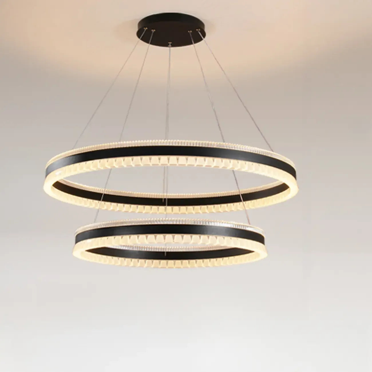 Lustre LED moderne et élégant à anneaux concentriques