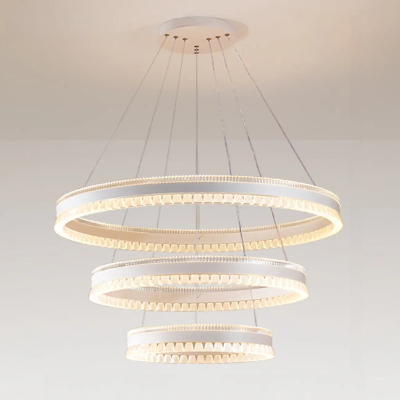 Lustre LED moderne et élégant à anneaux concentriques