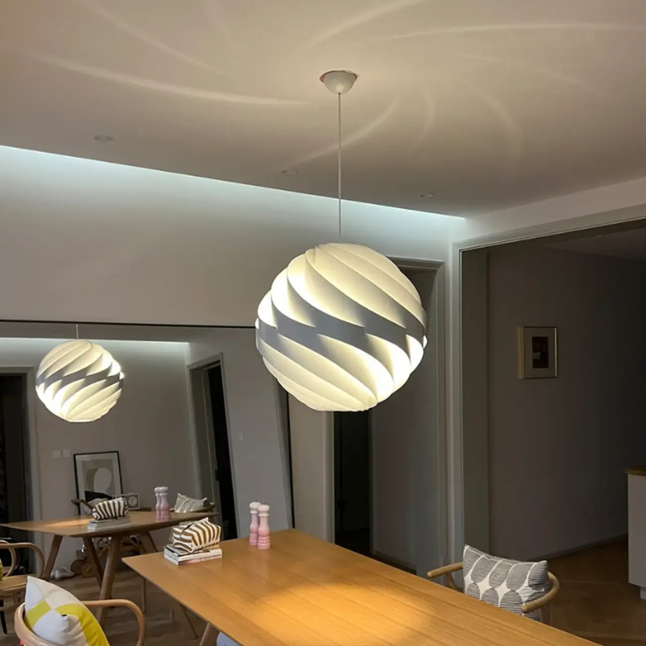 Suspension globe en aluminium artistique pour îlot de cuisine