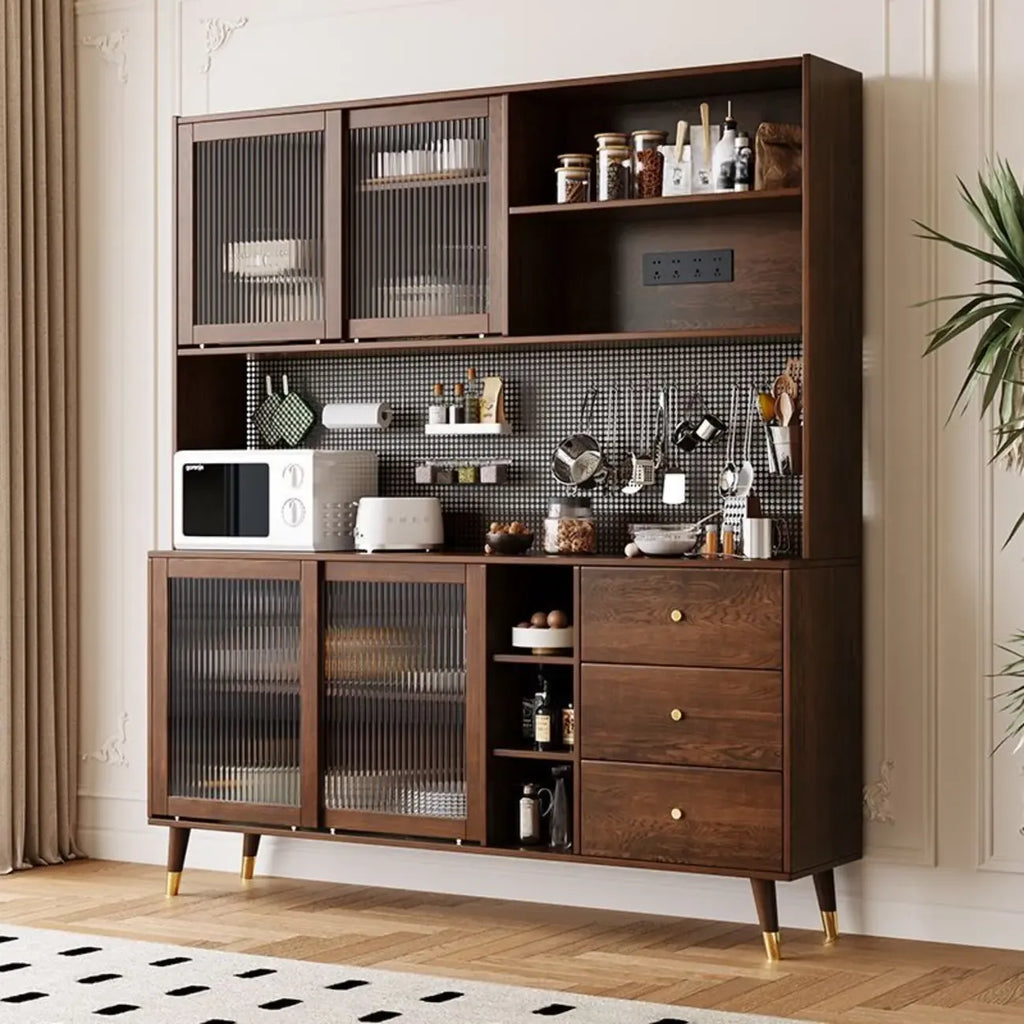 Buffet à trois tiroirs en bois brun avec portes coulissantes en verre