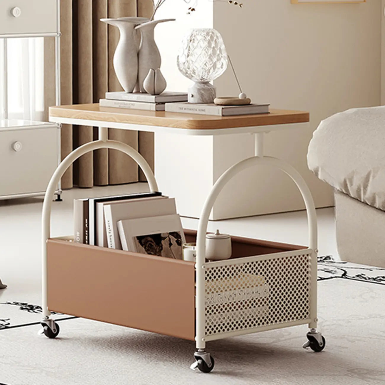 Table d'appoint de rangement avec plateau en verre brun et roulettes