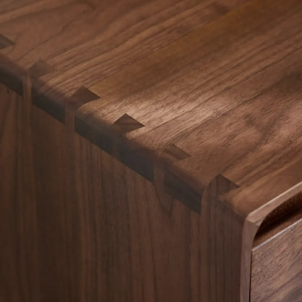 Table de chevet compacte et moderne en bois avec tiroir