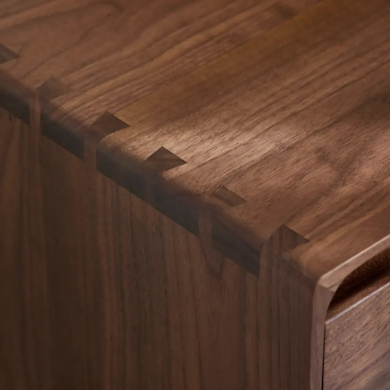 Table de chevet compacte et moderne en bois avec tiroir