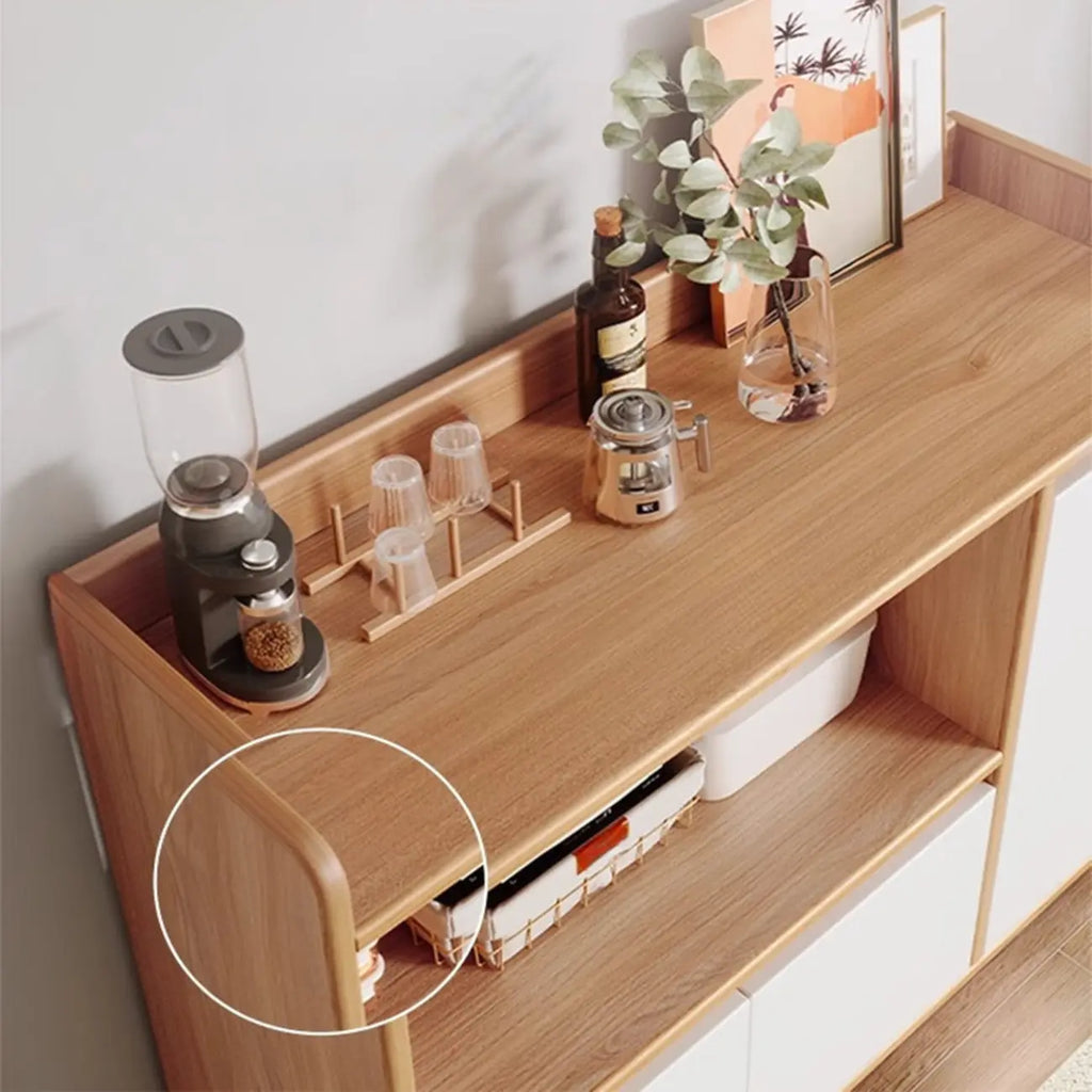 Buffet étroit et moderne en bois pour un rangement élégant
