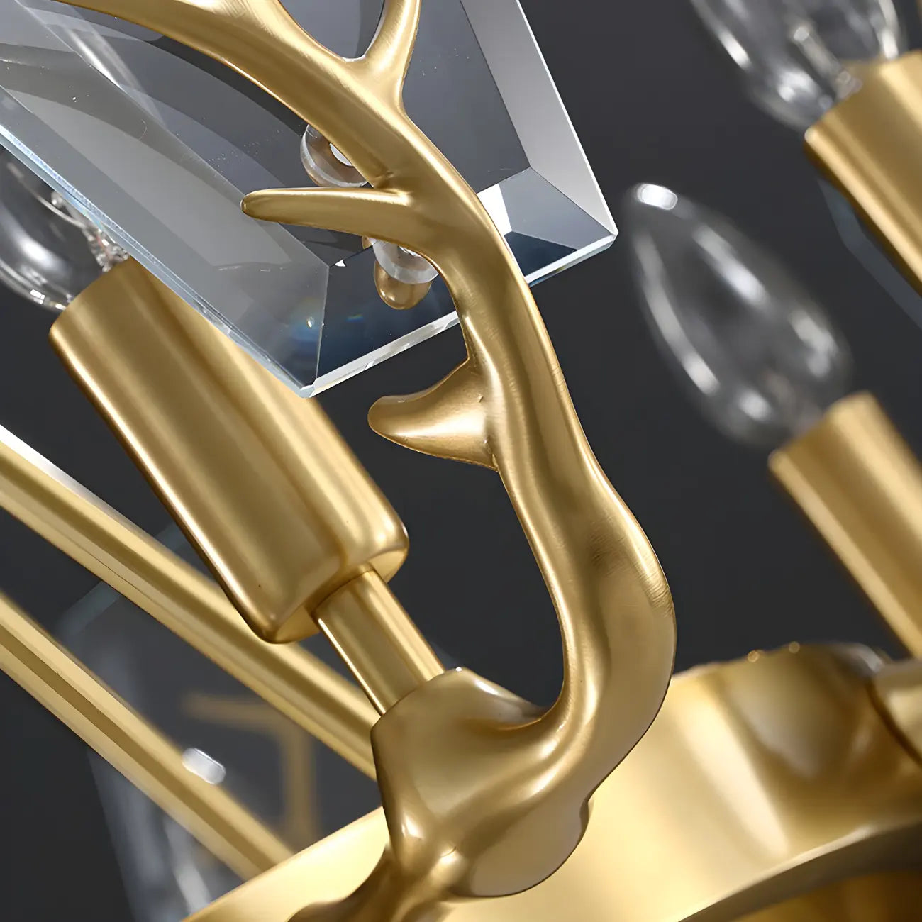 Lustre rond en verre à branches dorées nordiques