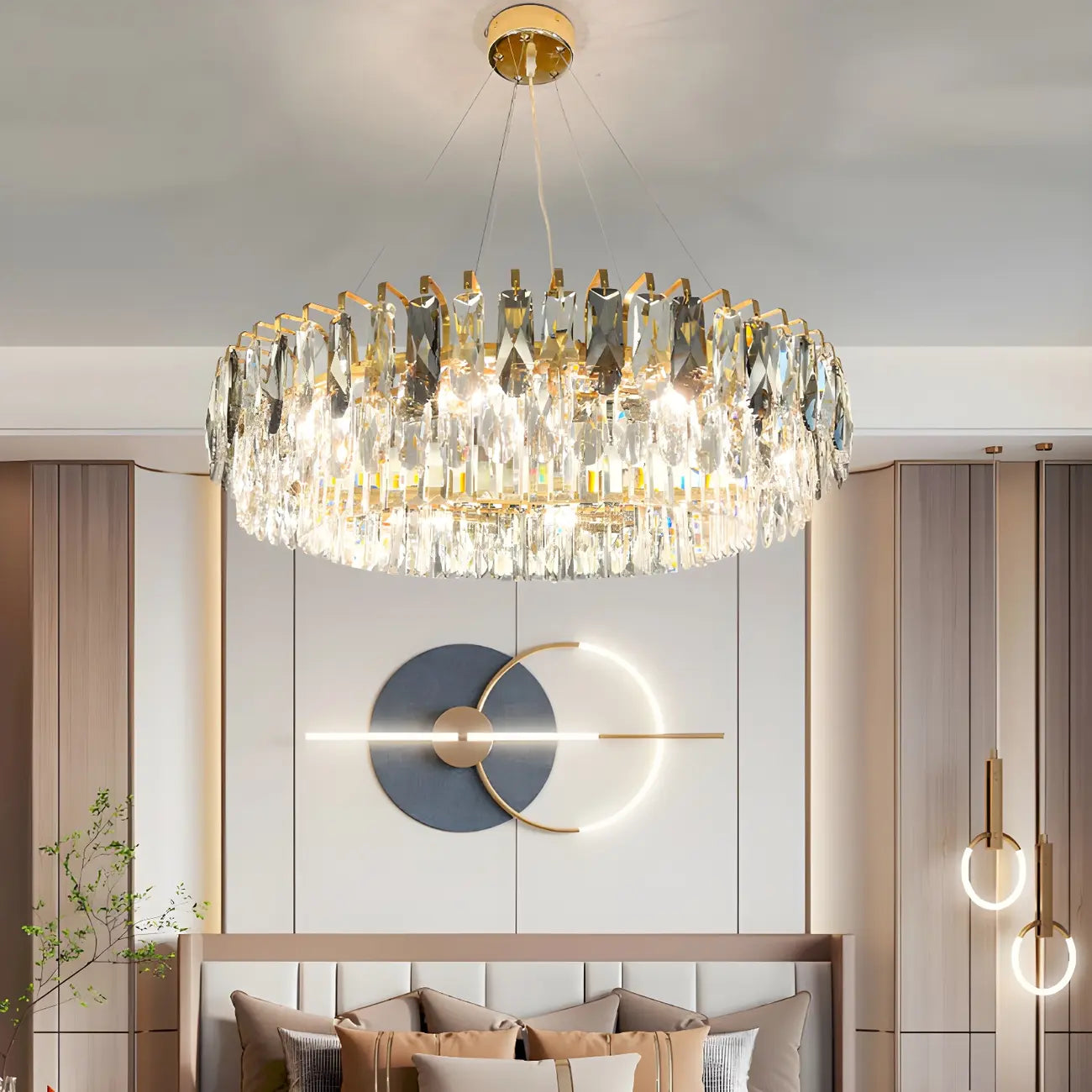 Lustre ovale moderne et élégant en cristal clair