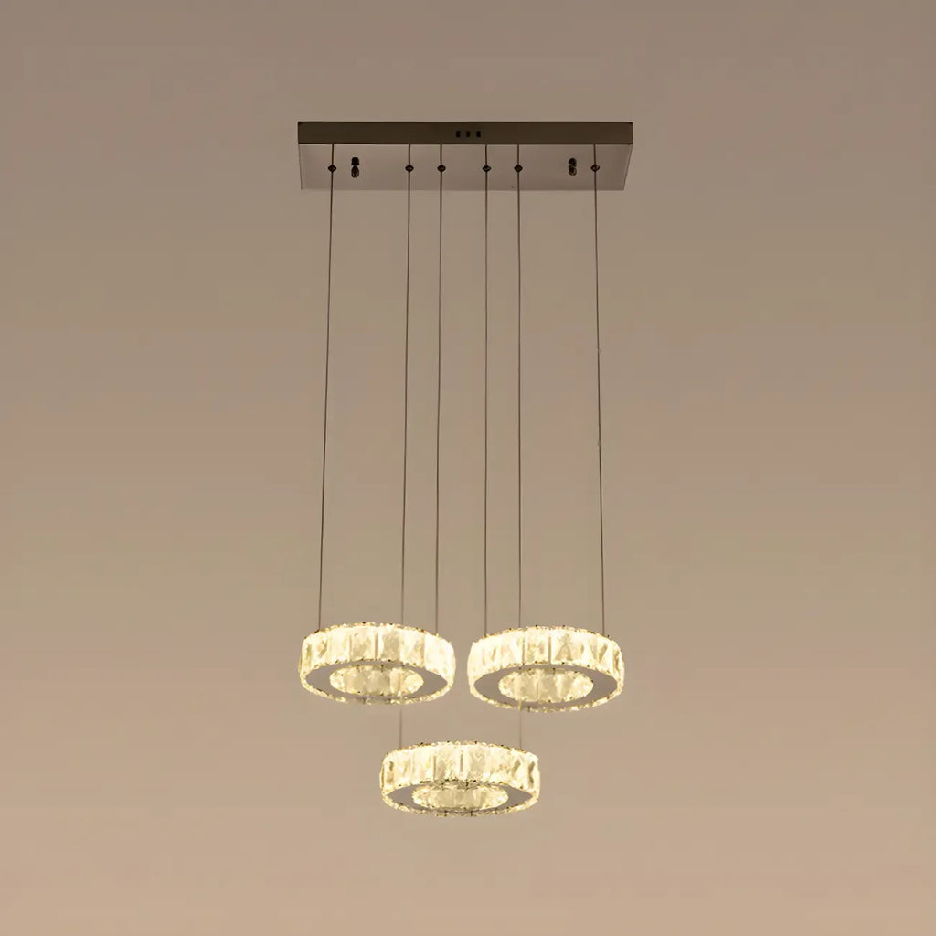Suspension élégante en cristal avec LED et télécommande pour cuisine.